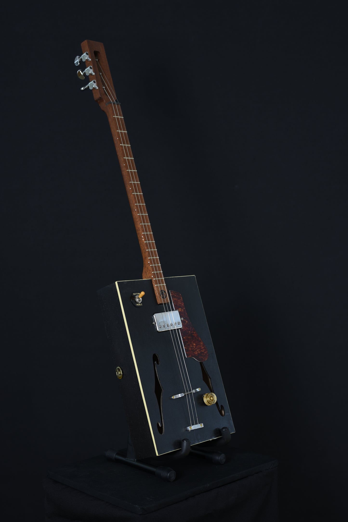 3-saitige Cigar Box Guitar „Lucille“ | #20