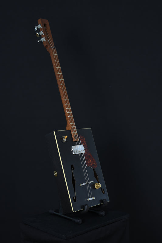 3-saitige Cigar Box Guitar „Lucille“ | #20