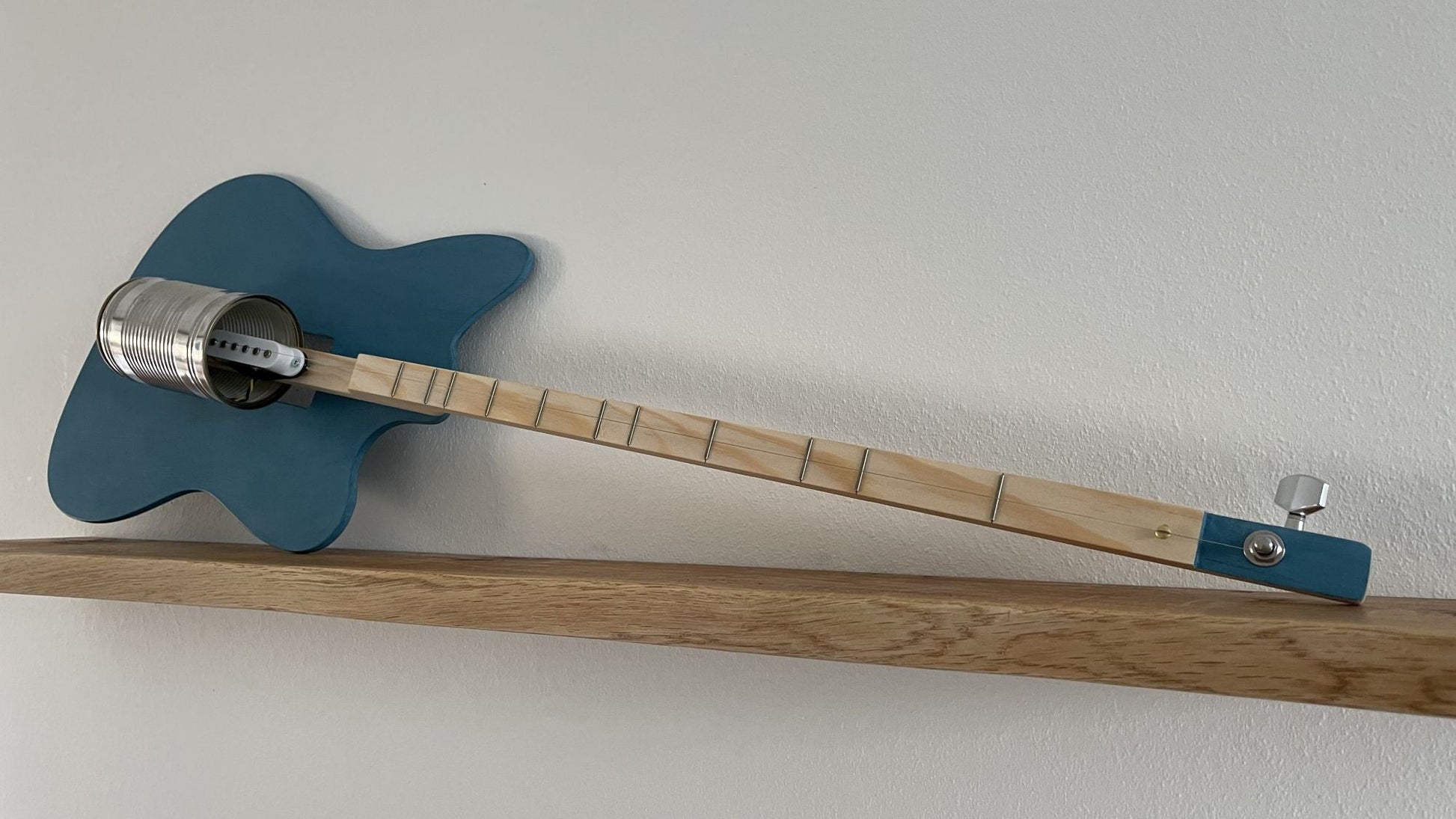 Geschenk-Bundler für E-Gitarristen Dosengitarre